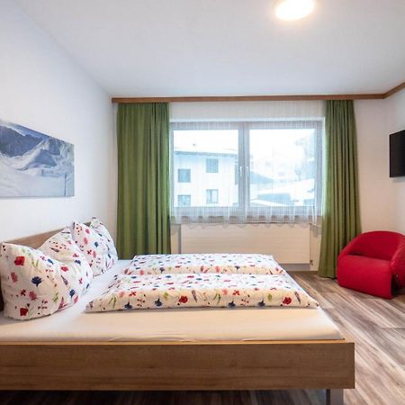 Ferienhaus Krismer Fuegen Luaran gambar