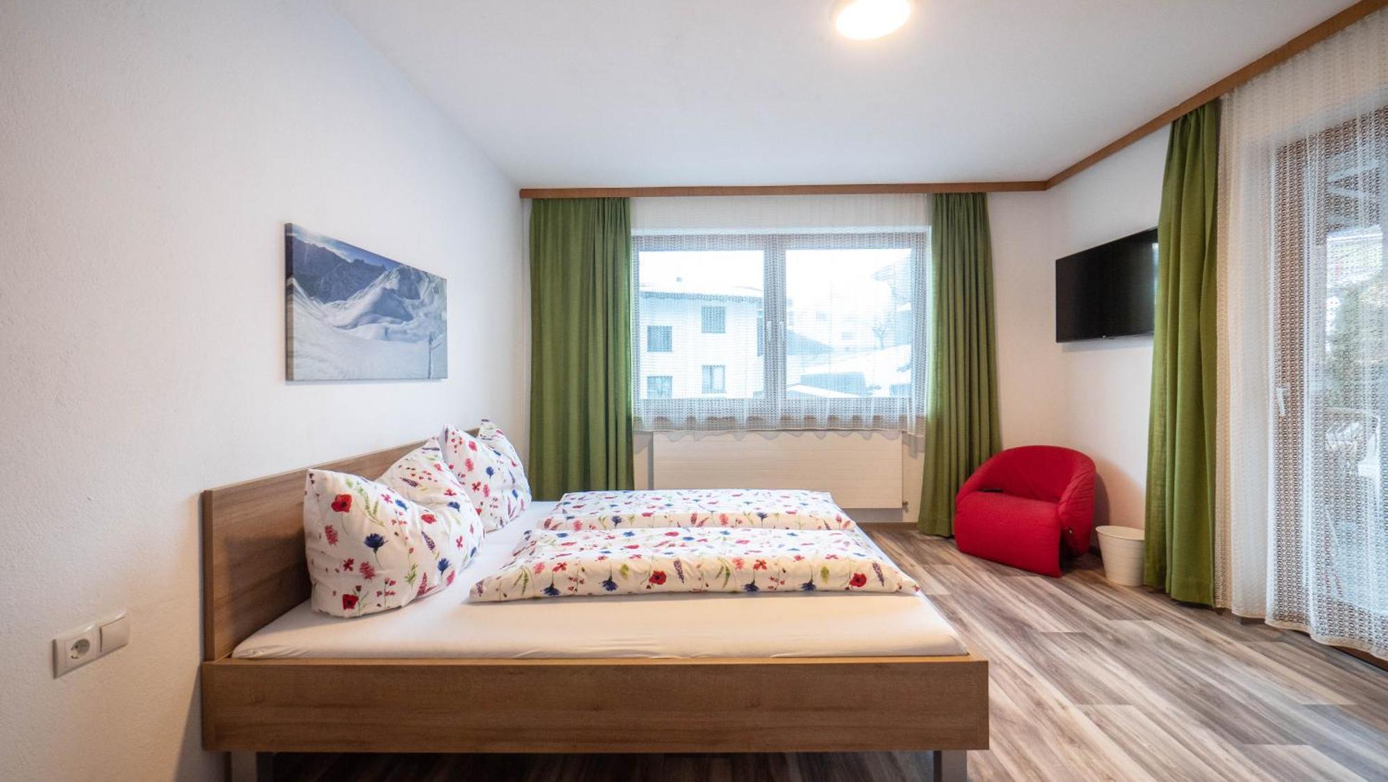 Ferienhaus Krismer Fuegen Luaran gambar